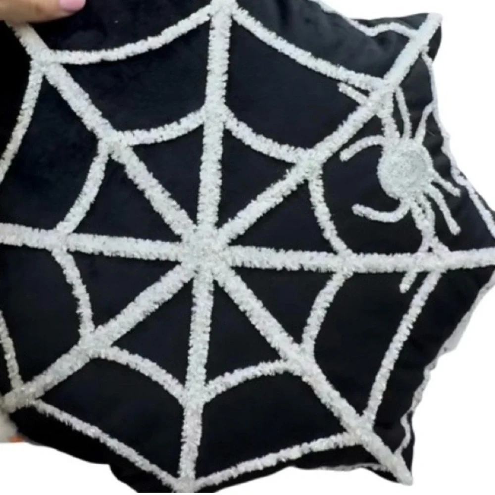 🆕 - Halloween Spider Web Accent Pillow. NWT